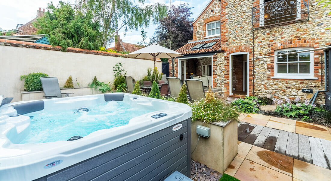 Norfolk hot tub holiday cottages